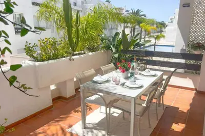 Image de Appartement spacieux à Estepona avec vue sur la piscine et le golf