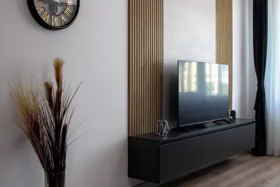 Image de Condo de luxe de deux chambres et piscine, 3e étage