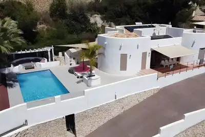 Image de Maison de vacances 'Beautiful Ibiza Style Moraira' avec vue sur la mer, Wi-Fi et climatisation