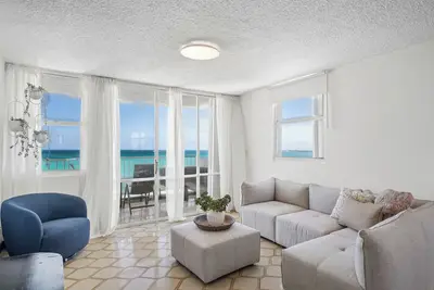Image de Oceanfront | Isla Verde Beach Balcony Gaze | Featuring Pool & Parking | Tennis Facilities