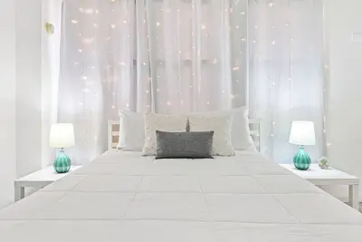 Image de Relaxation | Updated | Steps from the beach | Close to Dining