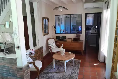 Image de Charmante maison dans  un calme reposant avec accès à un étang en face