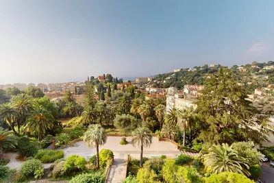 Image de Spacieux 3p dans palace calme, vue mer à Menton