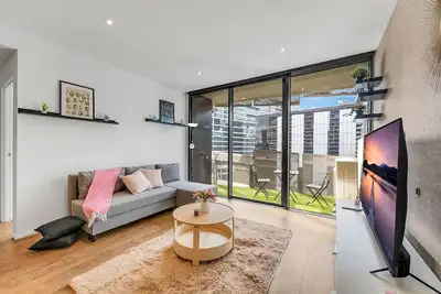 Image de Docklands 2br Apt Escape w/2Br, Pool, Sauna & Gym