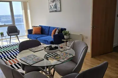 Image de Chic 2br Pad Near Albert Dock