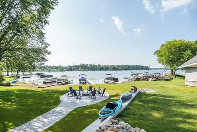 Image de ‼️Lakeview Retreat‼️ | 6br w/ Hot Tub Bliss