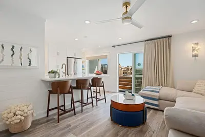 Image de Newly Remodeled 109 Lush 2bd Beachfront Condo - Bliss of the Beach!