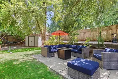 Image de Relaxing River Retreat Near Moms Beach with Patio