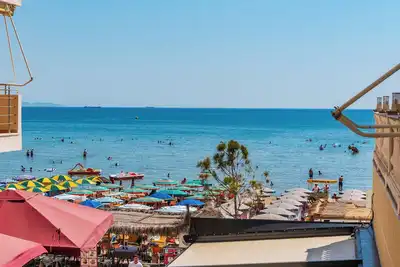 Image de The Azure Beachfront by Ps