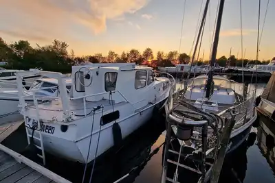 Image de Spend the night on a boat near Sneek, Joure & Heerenveen