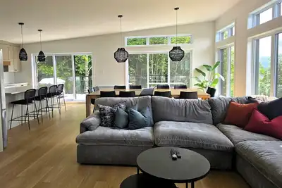 Image de Chalet à Samia - Spa, luxe, vue sur Jay Peak