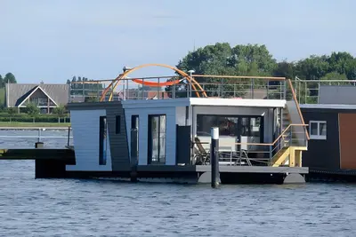 Image de Péniche pour 5 personnes de 50 m² à Fehmarn