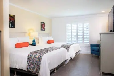 Image de Queen Dream Stay | 4 Rooms + Skyline, Street Eats & Galleries