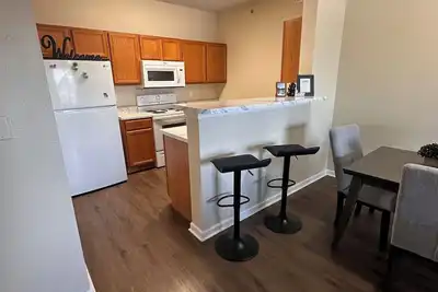 Image de Spacious 4-bedroom apartment with WiFi, fitness room in charming Warrensburg