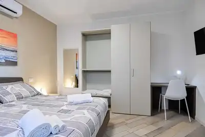 Image de [10min Bgy Airport] Bilo Chic: garage + A/C