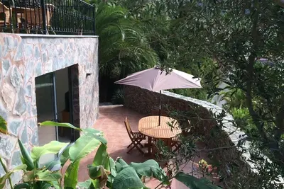 Image de Appartement-Vue sur Jardin-Salle de bain privée-2