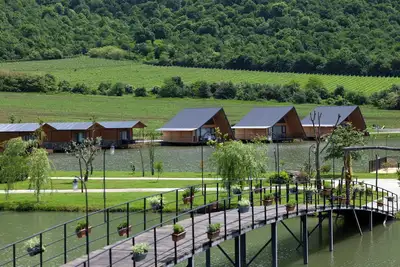Image de Moretoni Lake Resort