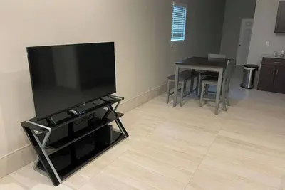 Image de New 2 bedroom 2 bathroom rental unit