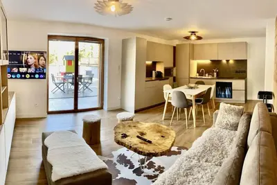 Image de Rez-de-chaussée, terrasse, télévision, 193m², Vars