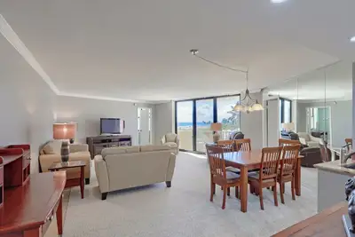 Image de Charming 2-bedroom condo with WiFi and fitness room in brilliant Riveria Beach