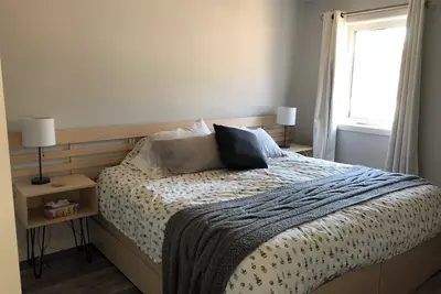 Image de Southside Mountain Views - 1 Bedroom Suite - Long-term Rental