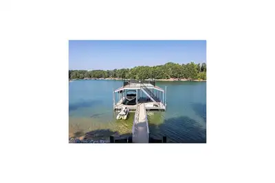 Image de Rare Easy Access Private Floating Dock 4 Bed Room Home!