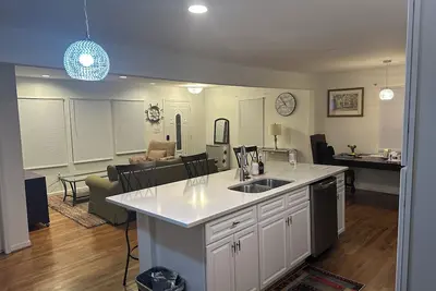 Image de Charming 2-bedroom bed & breakfast in Durham with WiFi, Ac