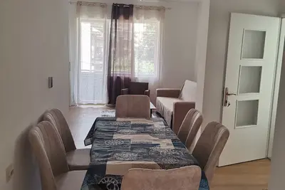 Image de \nSpacious 3 bedroom, 3 balcony, City Center, WiFi, Ac, Free Parking, Bitola