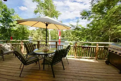 Image de Lakefront Cottage on Chandos Lake