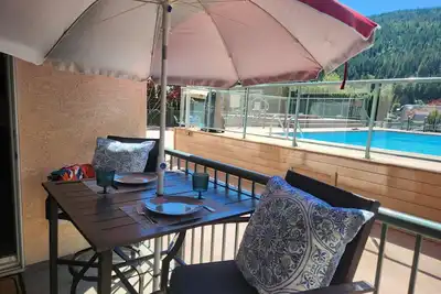 Image de Lake front with boatslip