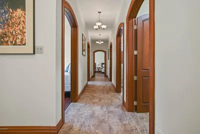 Image de The Poconos Hideaway • Cozy 7br with Hot Tub & Nature Views