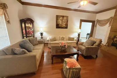 Image de Cozy Garden Stay in Pasadena Near Shops, Dining & Attractions