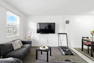 Image de One bedroom 1 bathroom mins from stampede grounds.