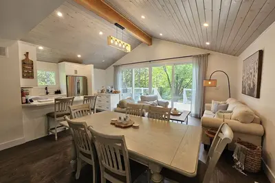 Image de Muskoka River Retreat - Where Nature Meets Elevated Comfort