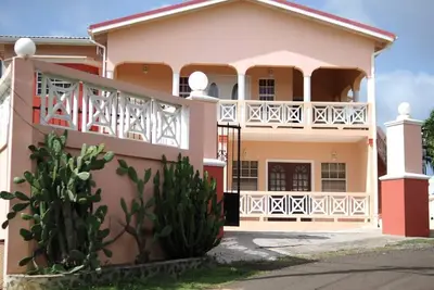 Image de Lovely, spacious 3-bedroom apartment with WiFi, A/C in Beausejour, Gros Islet