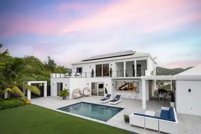 Image de Luxury Oceanview Villa with Pool and Spacious Deck