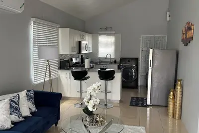 Image de Charming 2bedroom home in gated community close to Hellshire beach.