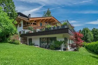 Image de Appartement moderne avec jardin et terrasse