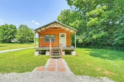 Image de 14 Mi to Kentucky Horse Park: Creekside Cabin