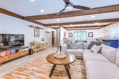 Image de Home w/ Lake Texoma View, Game Room & Bar