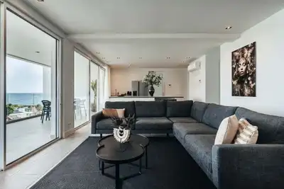 Image de 2br Oceanview Condo | One Mambo Beach17 by Bocobay