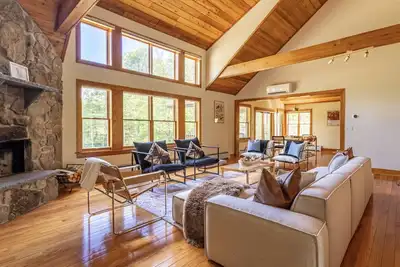 Image de New: Multi-Generational Haven nr Roscoe