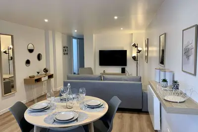 Image de Appartement moderne avec parking gratuit