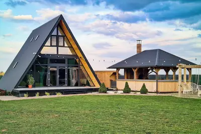 Image de Charming 4-bedroom bungalow with WiFi, Ac in fantastic Surat