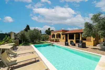 Image de Villa 'Chiara' avec Vue sur la Montagne, Wi-Fi et Climatisation