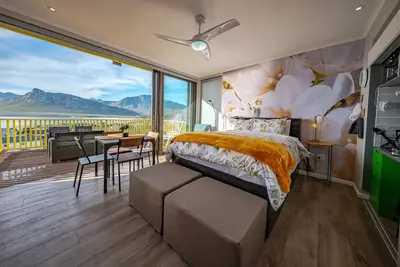 Image de The Butterfly Villa Glass Suite: Unique apartment with ocean & mountain views