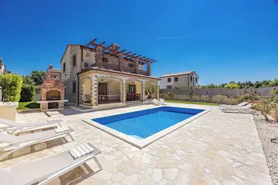 Image de Villa Brioni private pool, parking, Ac, WiFi, 4 bedrooms by Rentistra