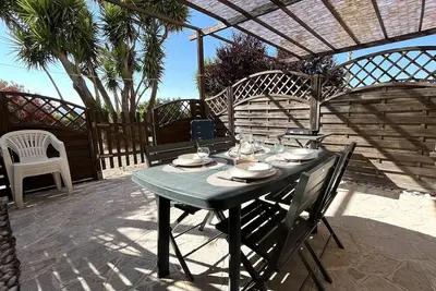 Image de Appartement T2 à Saint-Florent avec Terrasse et Piscine