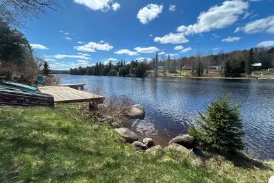 Image de Waterfront Algonquin Escape | 4br | River Access