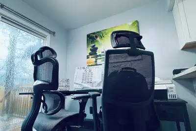 Image de Luxury 3br Home Near Iu & Downtown- – Deck, Dishwasher & In‑Unit Laundry